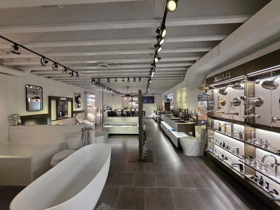 Showroom photo 141 of 153
