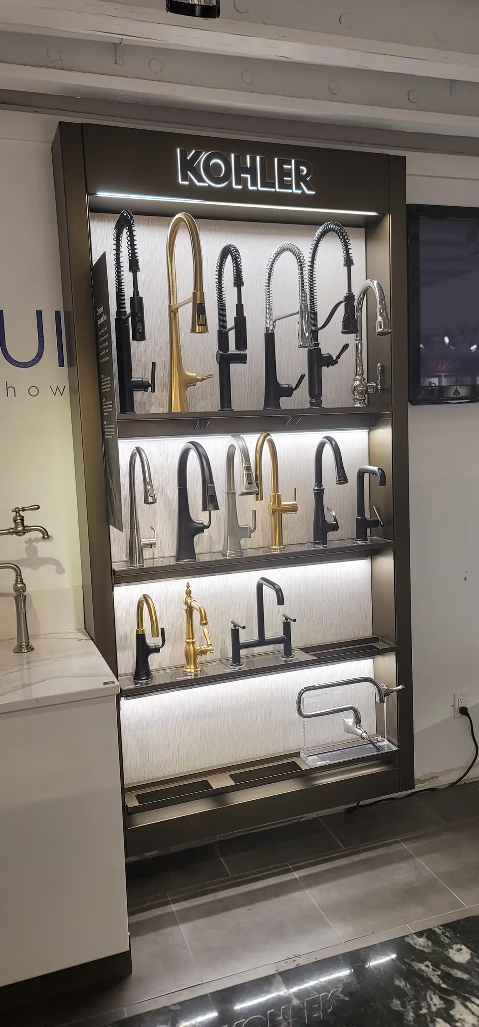 Plumbing showroom build-out, photo 4 of 25 (finished)